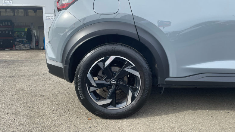 Nissan Juke 1.0 DiG-T 114 N-Connecta 5dr Petrol Hatchback